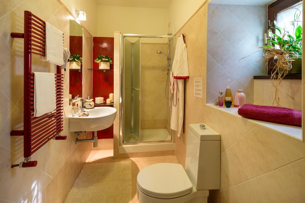 Residence Menotre Rasiglia Exterior photo